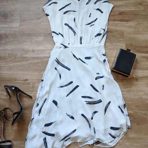 Joie Dress - Picture 3 of 6